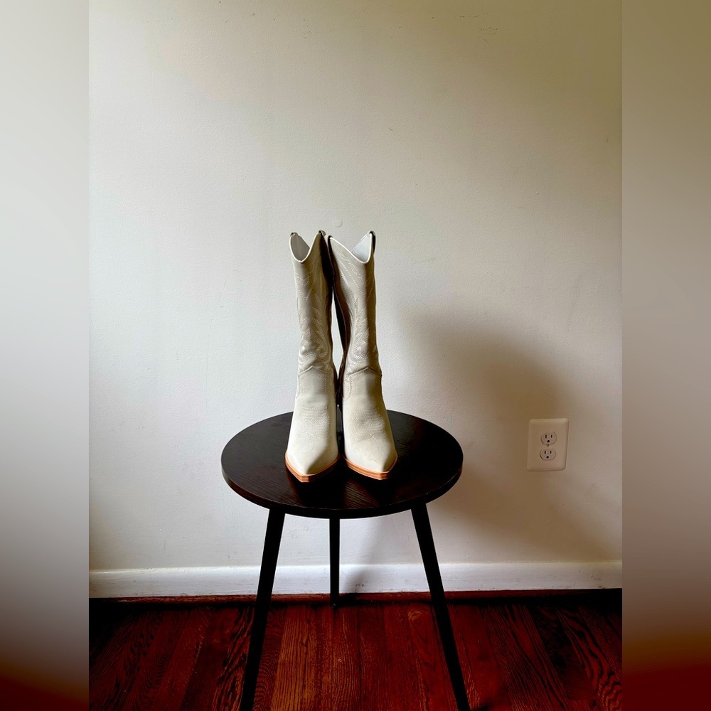 Coastal Cowgirl Cowboy Boots Size 8
